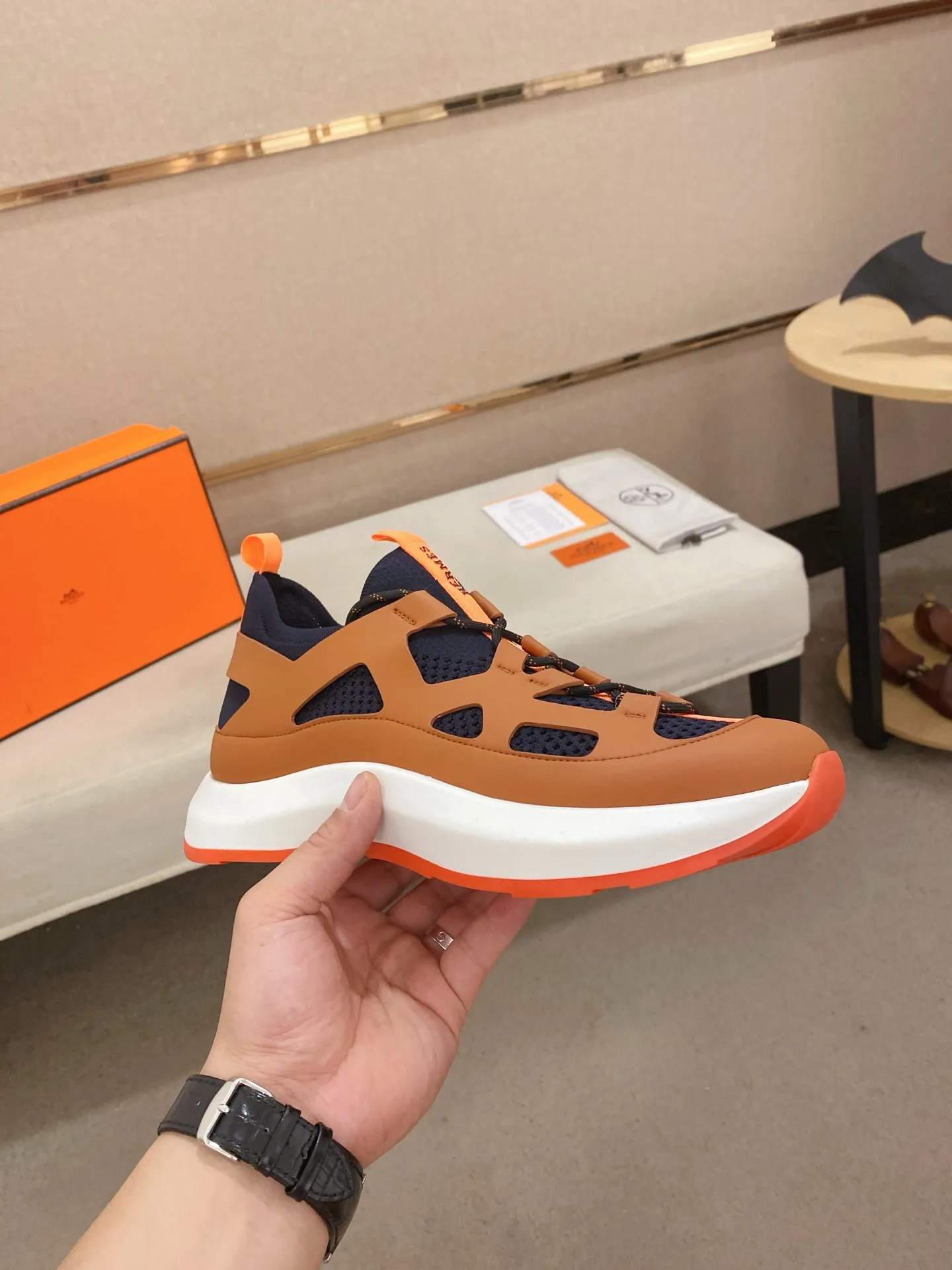 Men's clothing and shoes💰: 660💰《HERMES》【Classic Original Version】Hermès; Top 🔝 Purchasing Agency 🔍🔍Men’s latest 🇺🇸 counters are on sale simultaneously, original imported from Italy ▲▲Silk cowhide with breathable fabric ▲▲ (high-end and expensive Qi·Grade) Exquisite workmanship (Italian 🇮🇹Imported water-dyed 🐂cowhide lining) Sole: Original sole provided by the original factory, ⚠️Exclusive double-layer activity·TPR·Rubber·Combined molded outsole; Super·comfortable·wear-resistant·non-slip·environmental protection The real thing is more beautiful when photographed (high quality, following orders). You can enter and leave the counter at will * Number of yards: 38·39·40·41·42·43·44·45